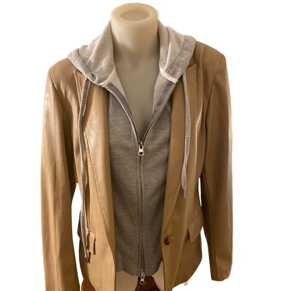 Evereve Vegan blazer -S tan , gray sweatshirt insert , NWT , - Picture 1 of 5